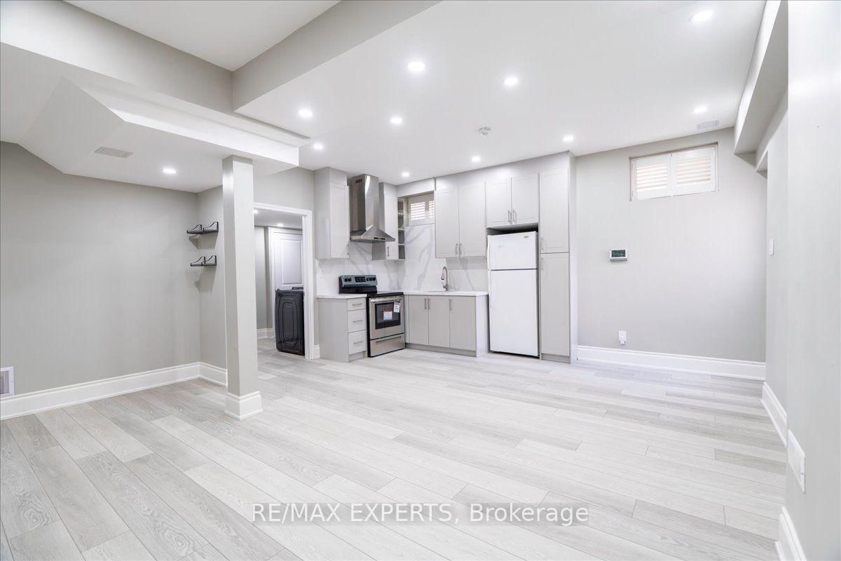 22 Travers Gate • Springwater, ON photo 36