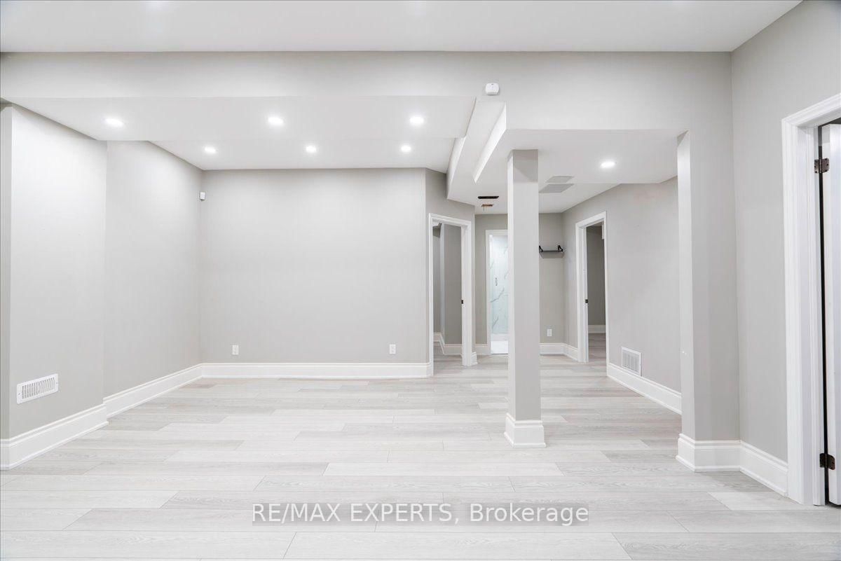 22 Travers Gate • Springwater, ON photo 38