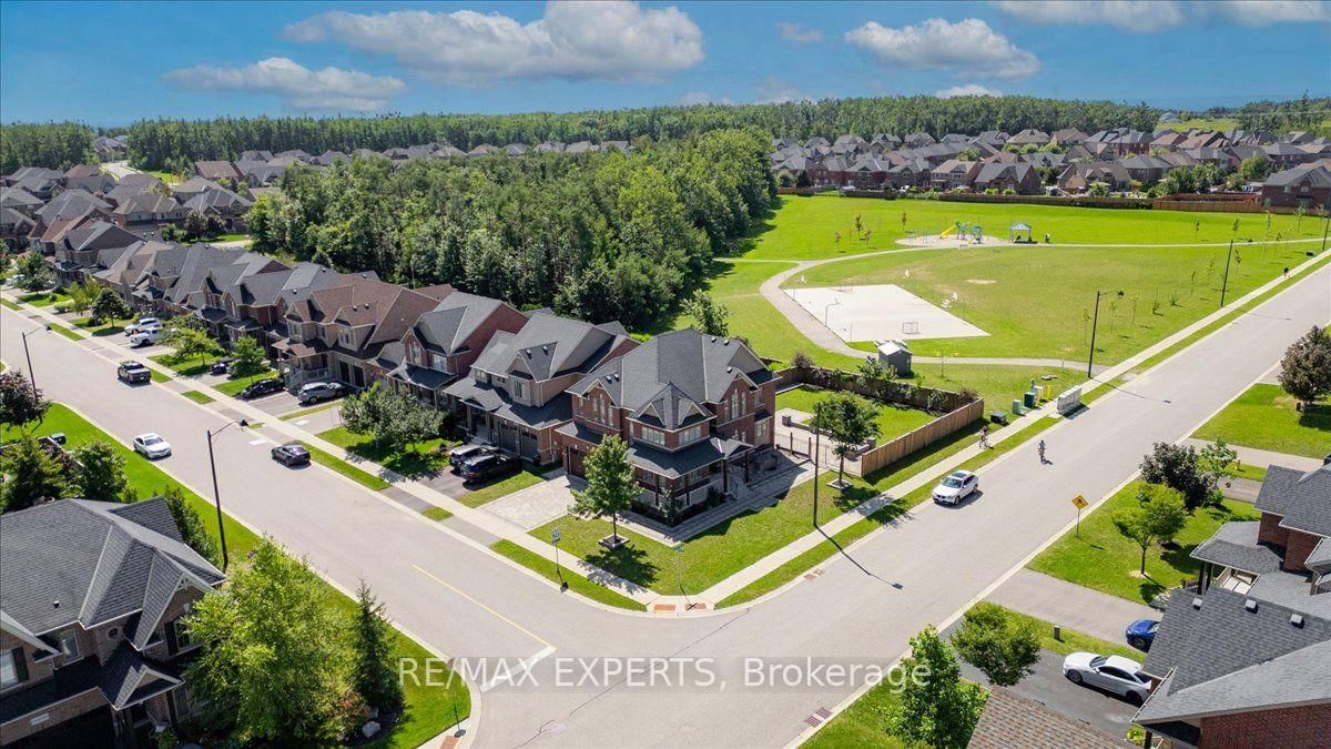 22 Travers Gate • Springwater, ON photo 49