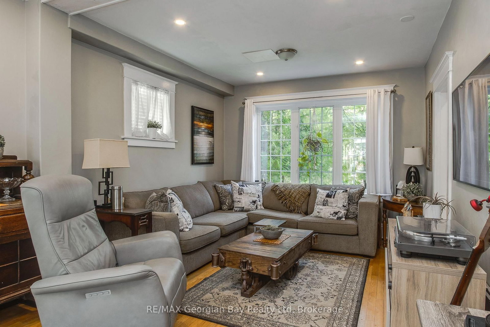 449 Elizabeth Street • Midland, ON photo 12