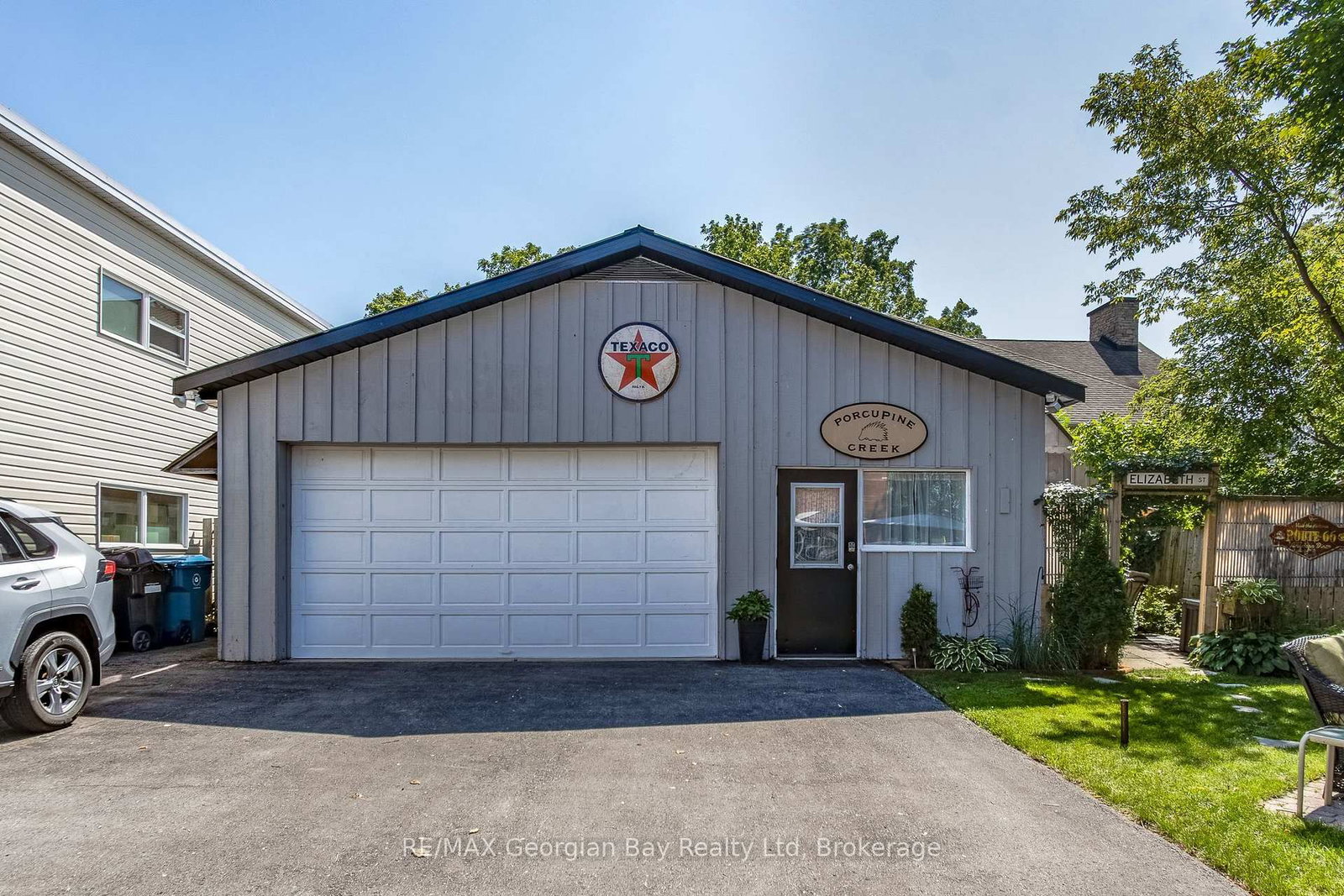 449 Elizabeth Street • Midland, ON photo 3