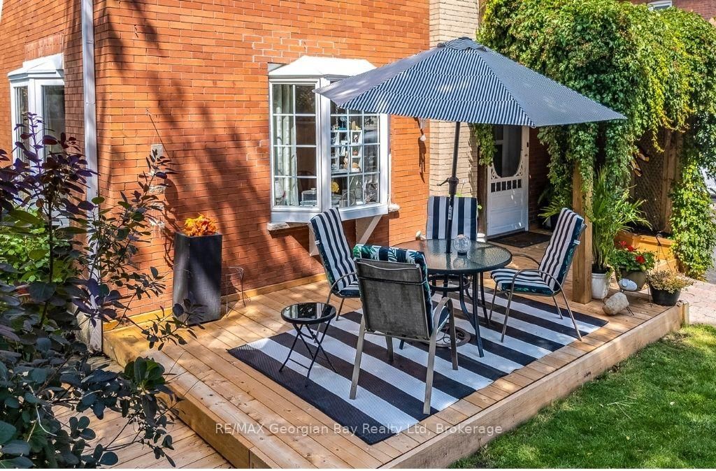 449 Elizabeth Street • Midland, ON photo 6