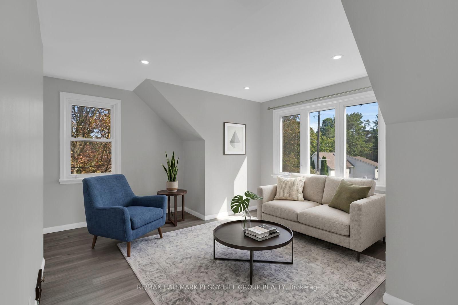 19 Alfred Street • Barrie, ON photo 11