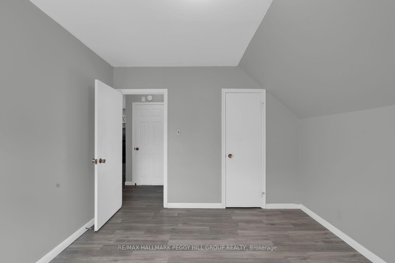 19 Alfred Street • Barrie, ON photo 14