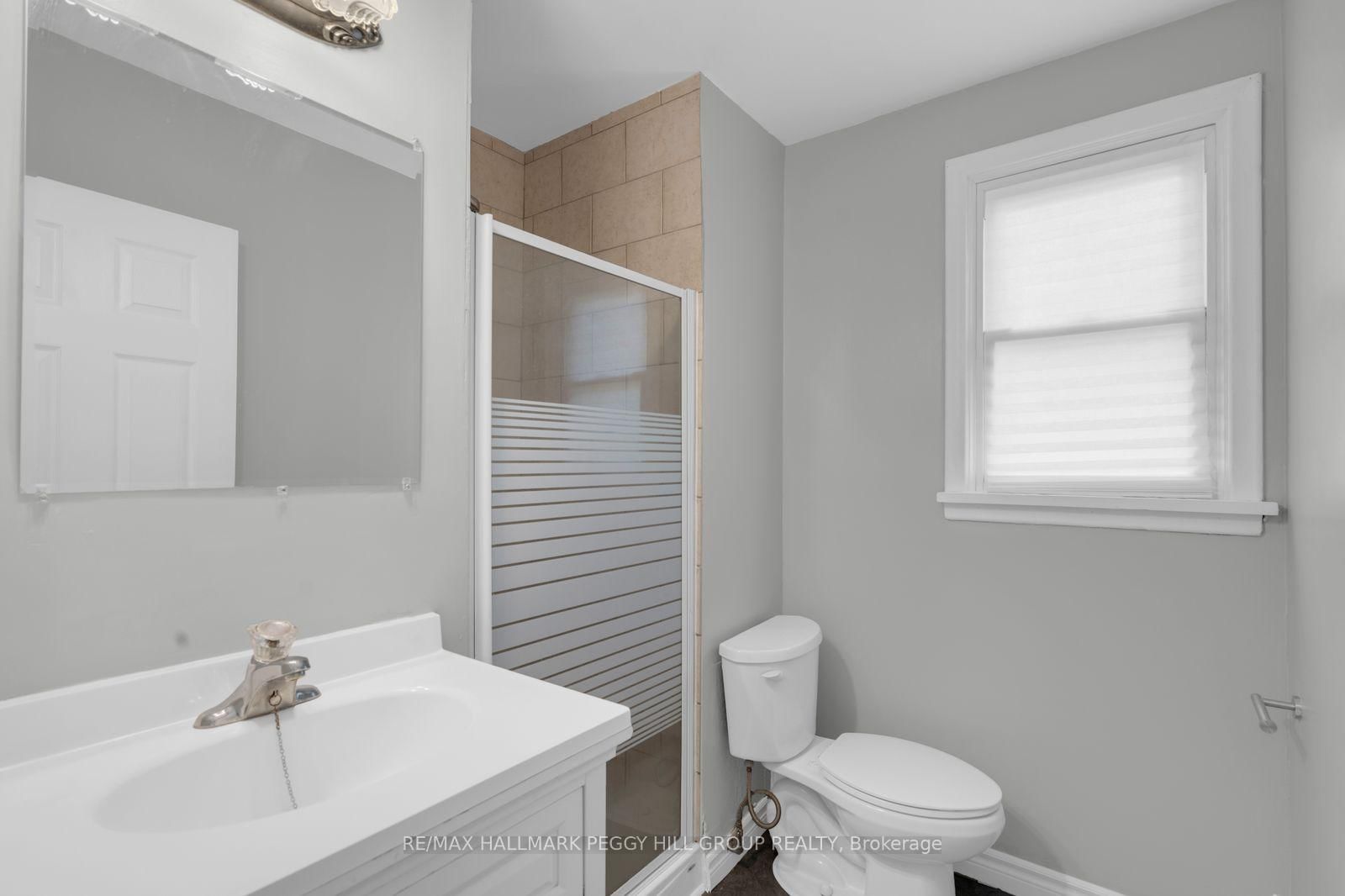 19 Alfred Street • Barrie, ON photo 16