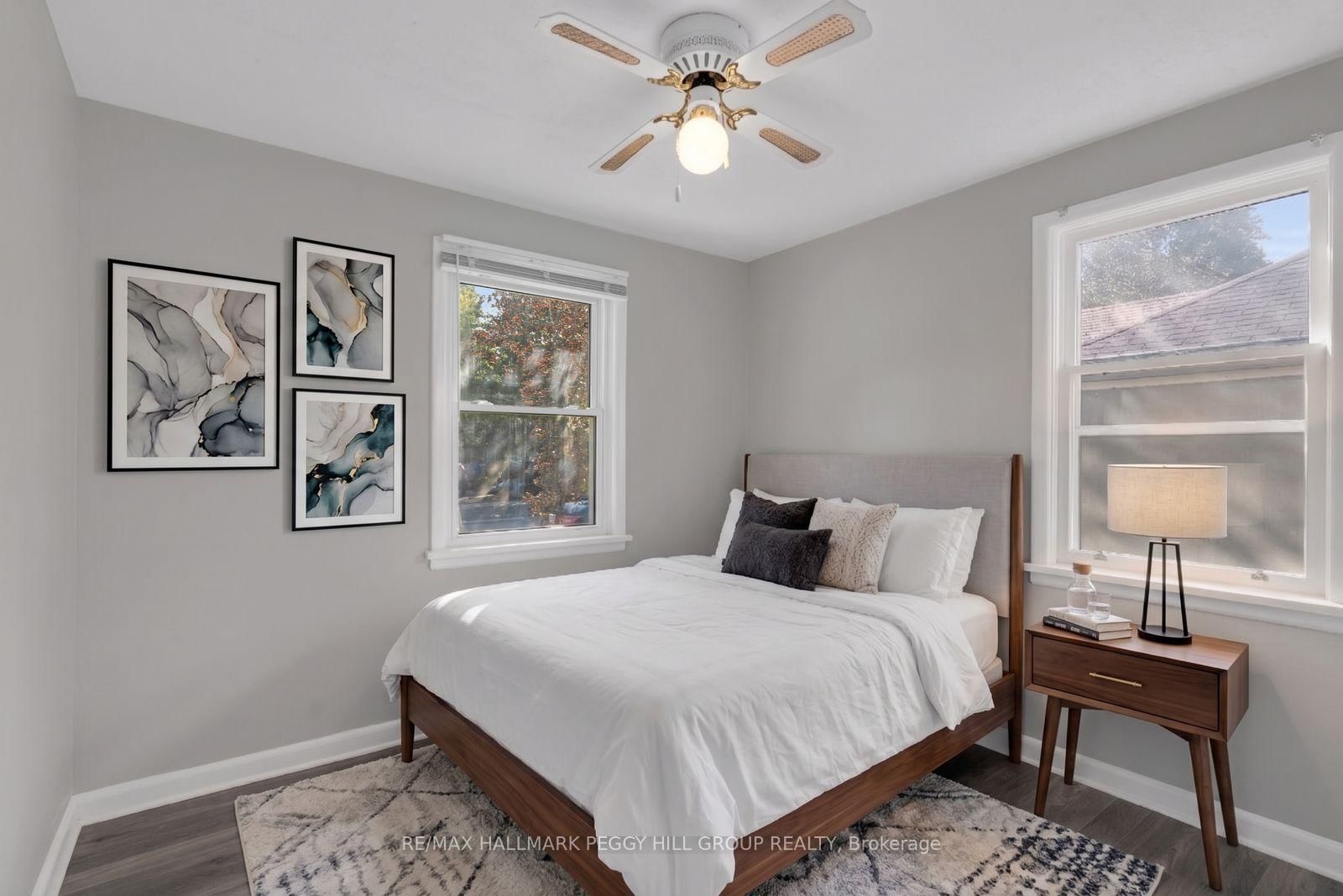 19 Alfred Street • Barrie, ON photo 4