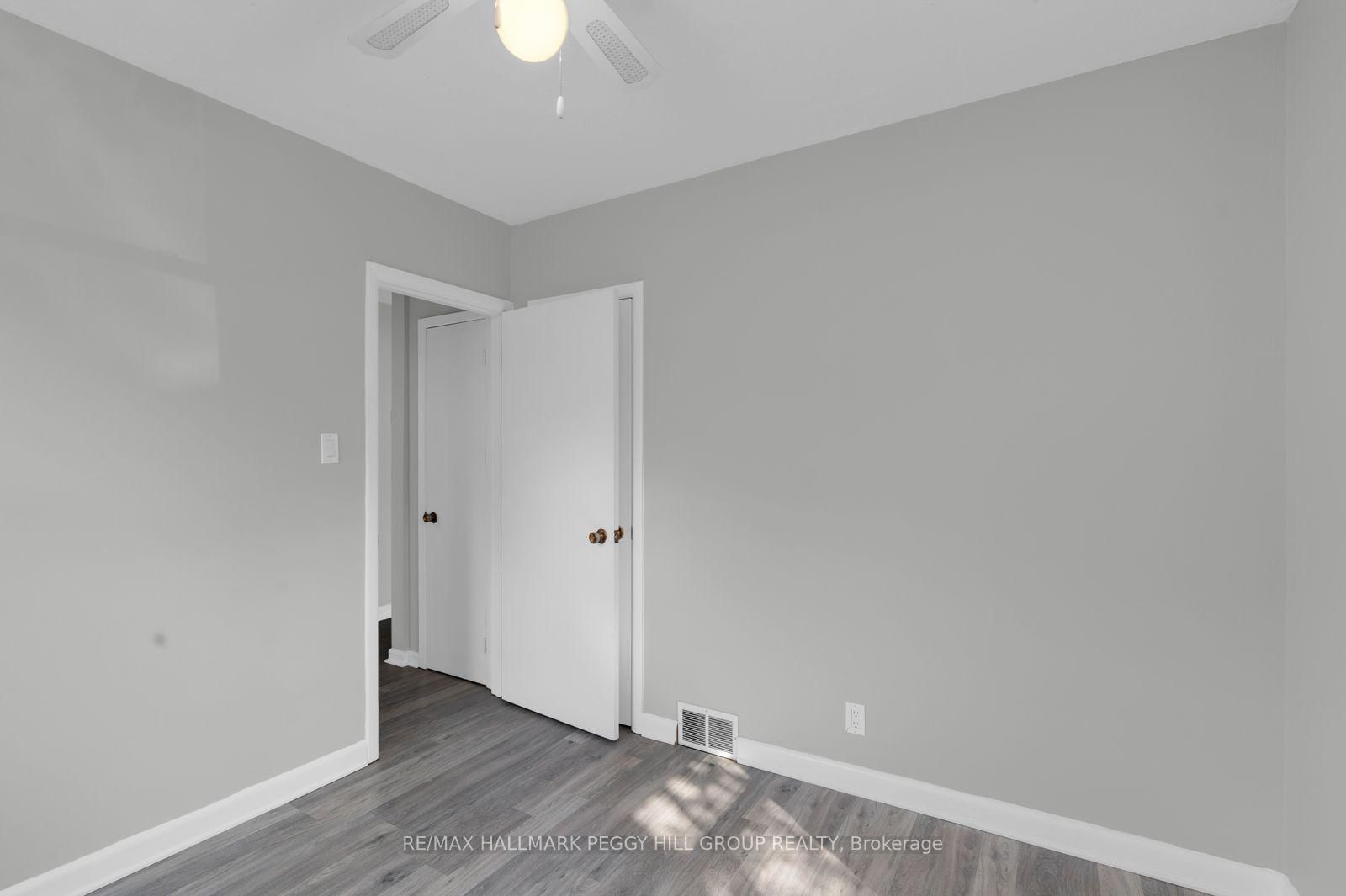 19 Alfred Street • Barrie, ON photo 5