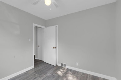 19 Alfred Street • Barrie, ON photo 5