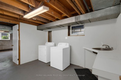 19 Alfred Street • Barrie, ON photo 9