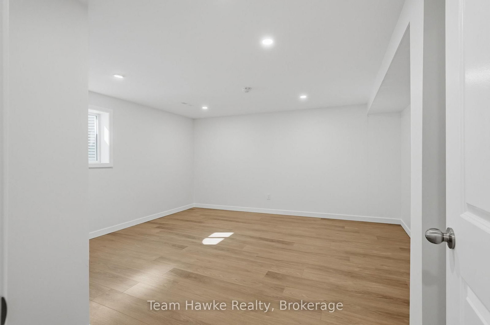 958 Montreal Street • Midland, ON photo 32