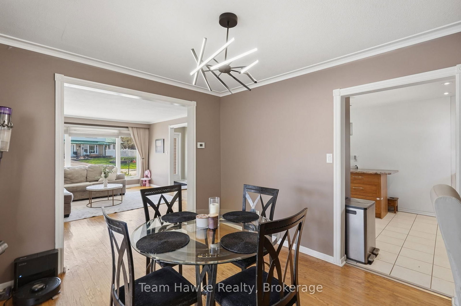 958 Montreal Street • Midland, ON photo 8