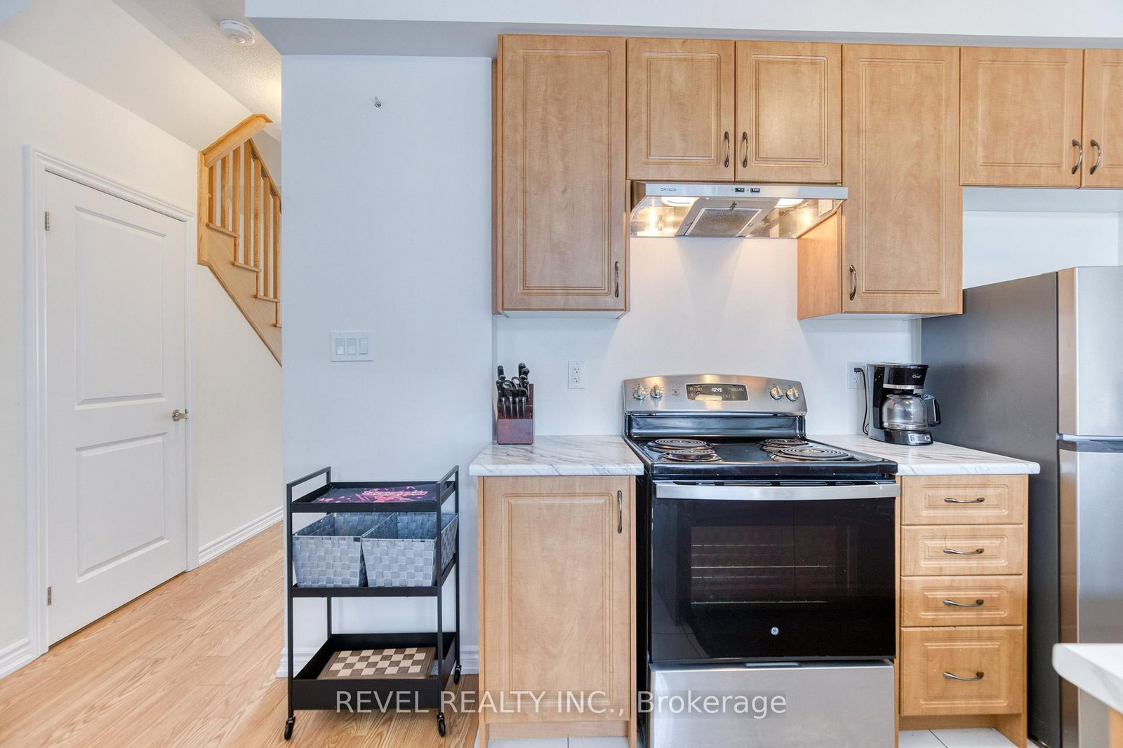 12 Hylton Drive • Barrie, ON photo 12