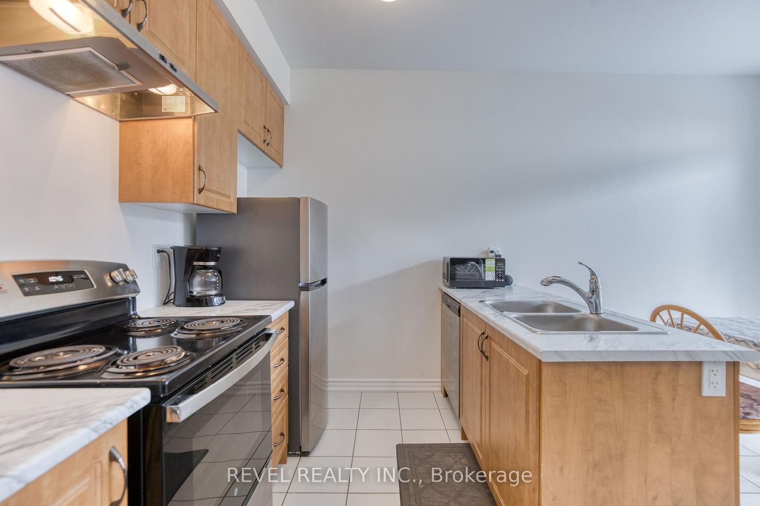 12 Hylton Drive • Barrie, ON photo 14