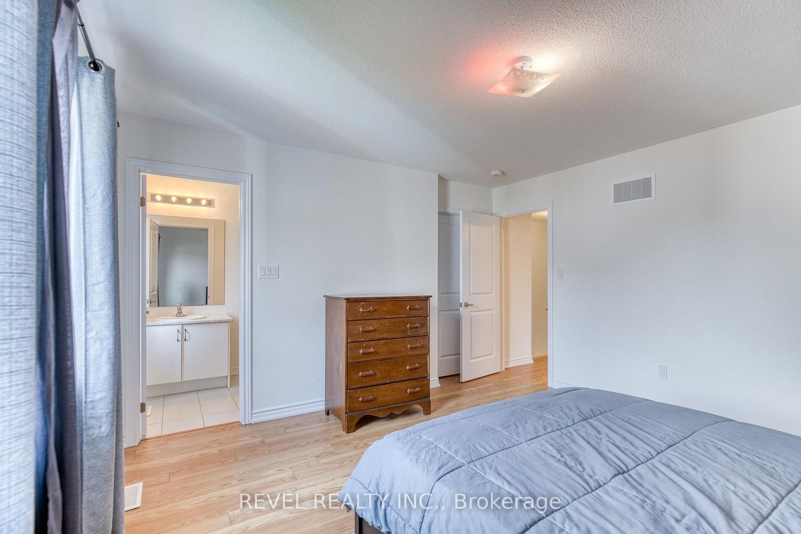 12 Hylton Drive • Barrie, ON photo 23