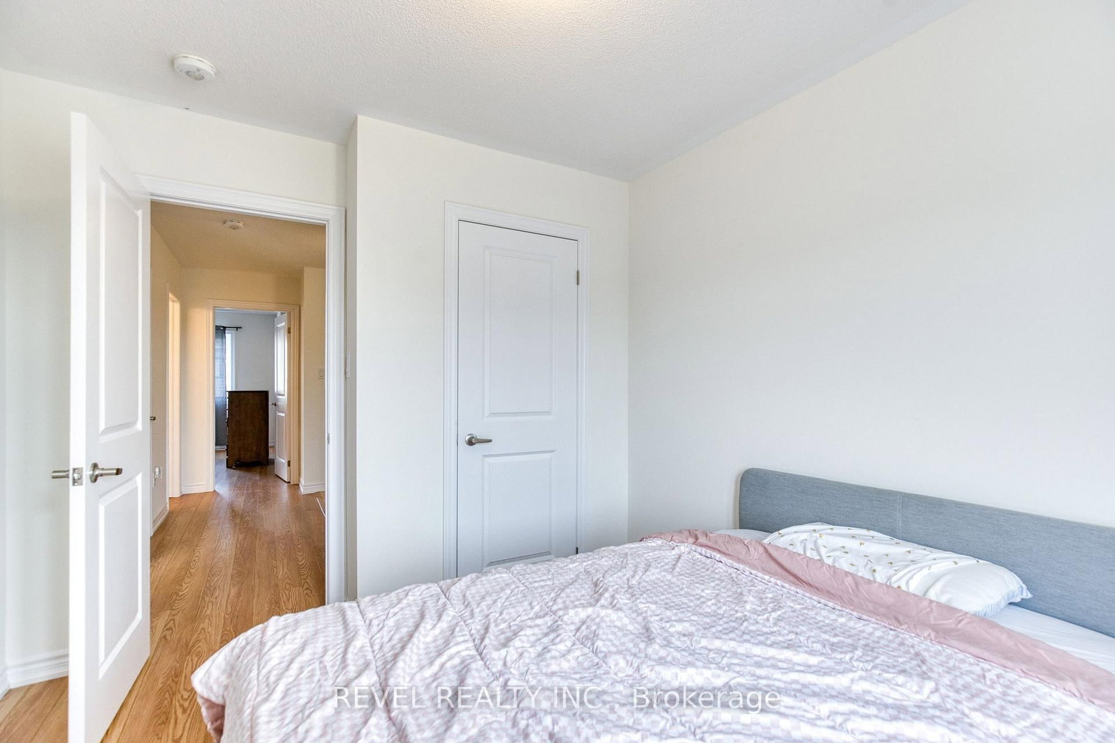 12 Hylton Drive • Barrie, ON photo 35