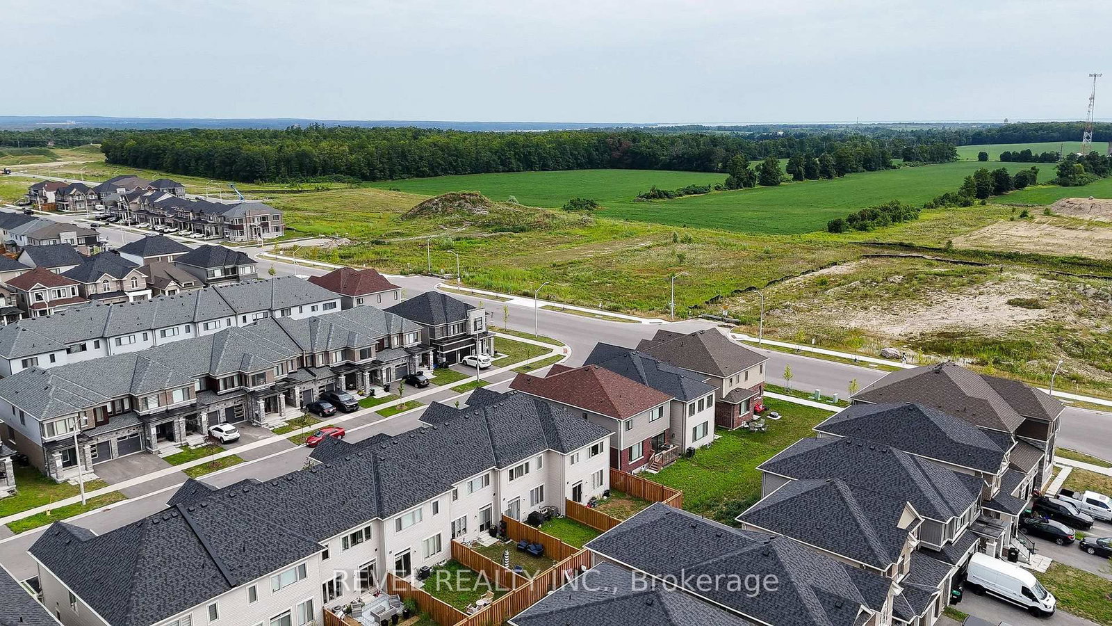 12 Hylton Drive • Barrie, ON photo 38