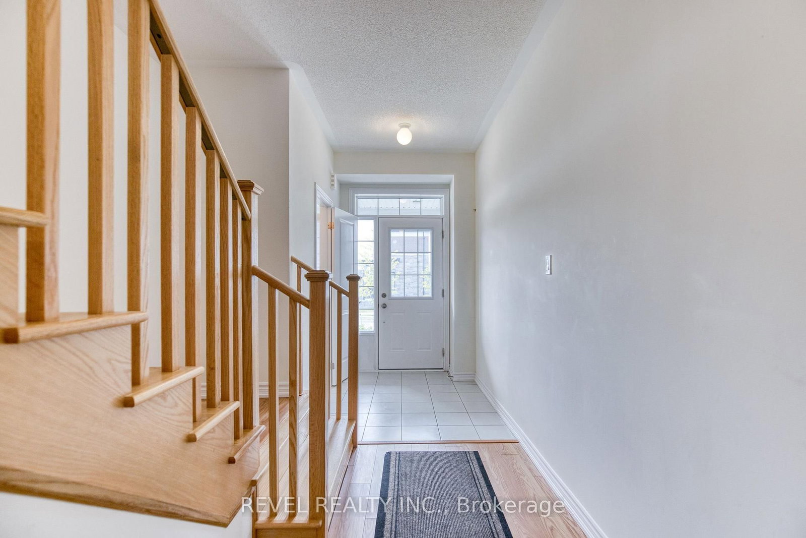 12 Hylton Drive • Barrie, ON photo 5