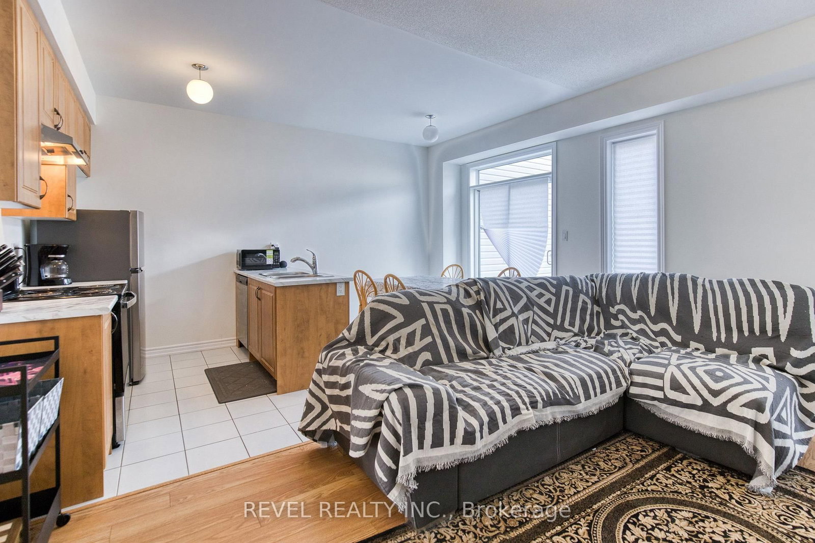 12 Hylton Drive • Barrie, ON photo 7
