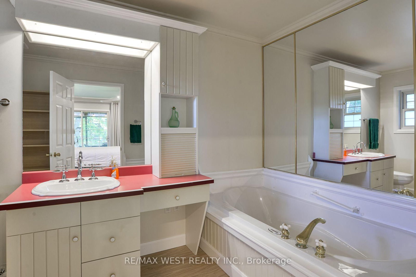 3587 Lauderdale Point Crescent • Severn, ON photo 10