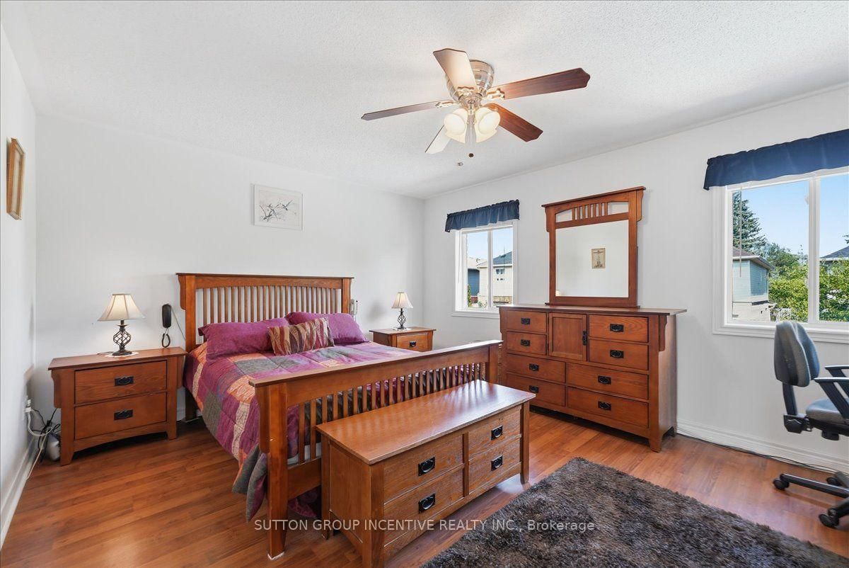 17 White Crescent • Barrie, ON photo 17