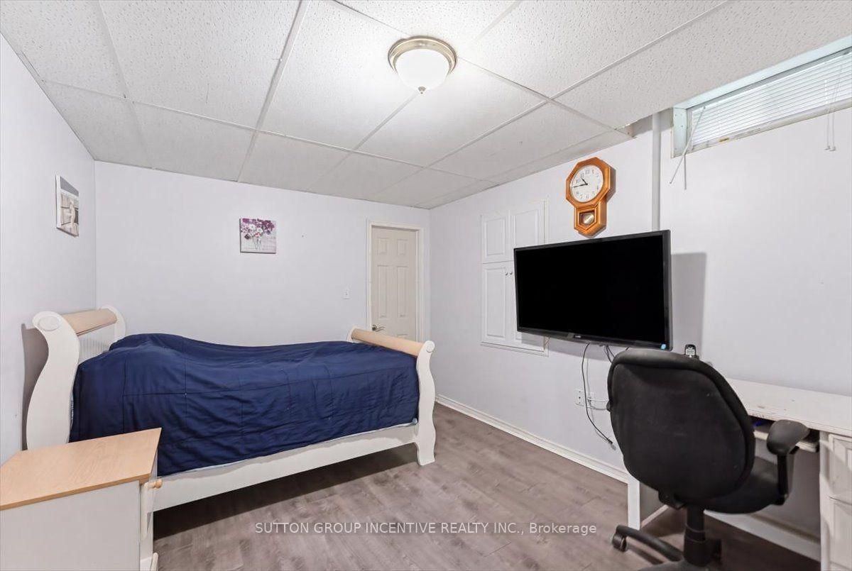 17 White Crescent • Barrie, ON photo 33