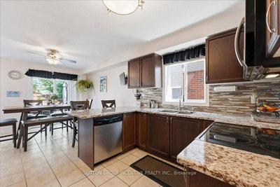 17 White Crescent • Barrie, ON photo 8