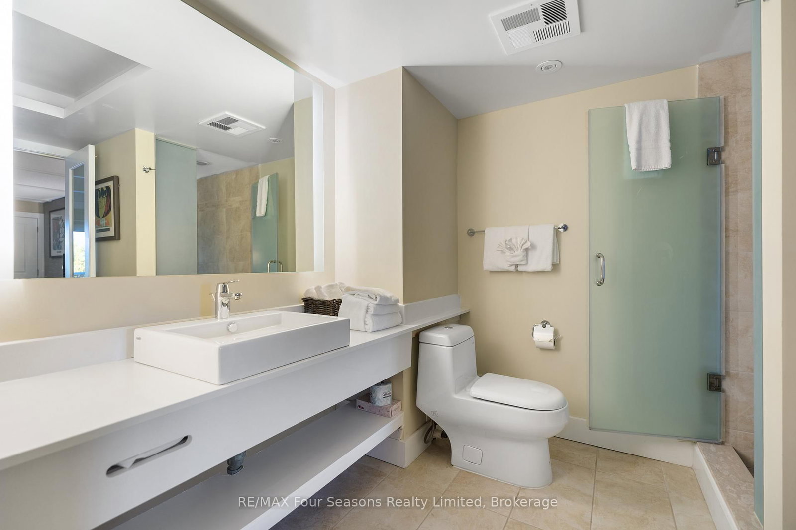 9 Harbour Street E • #6210/6212 • Collingwood, ON photo 12