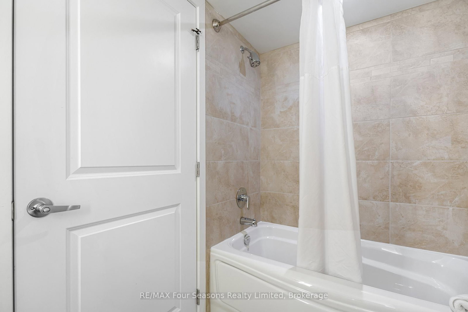 9 Harbour Street E • #6210/6212 • Collingwood, ON photo 18