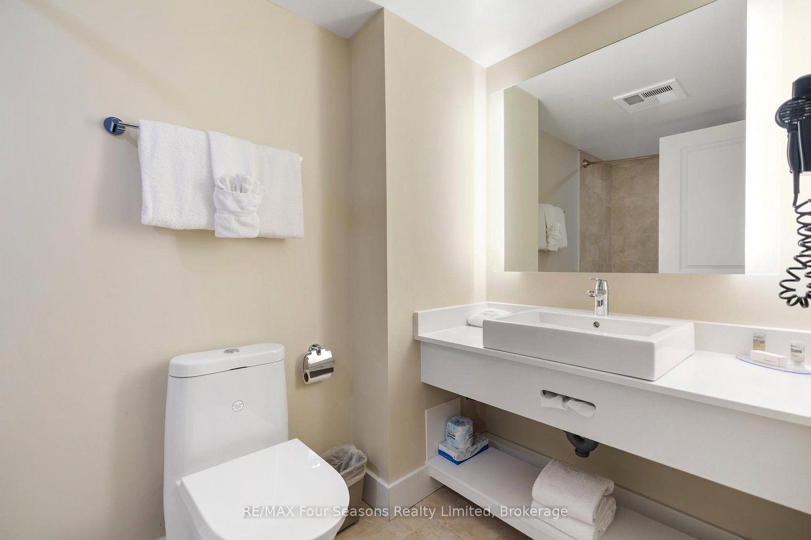 9 Harbour Street E • #6210/6212 • Collingwood, ON photo 19