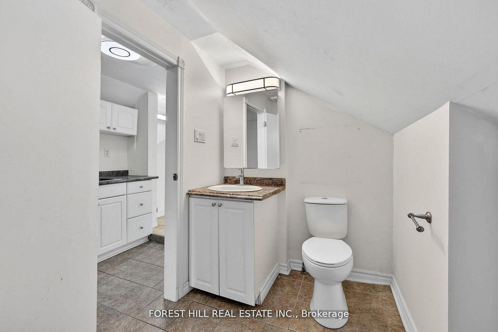 89 Toronto Street • Barrie, ON photo 23