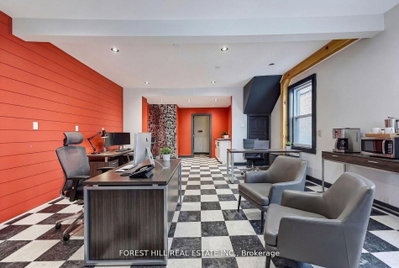 89 Toronto Street • Barrie, ON photo 5
