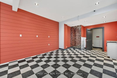89 Toronto Street • Barrie, ON photo 6