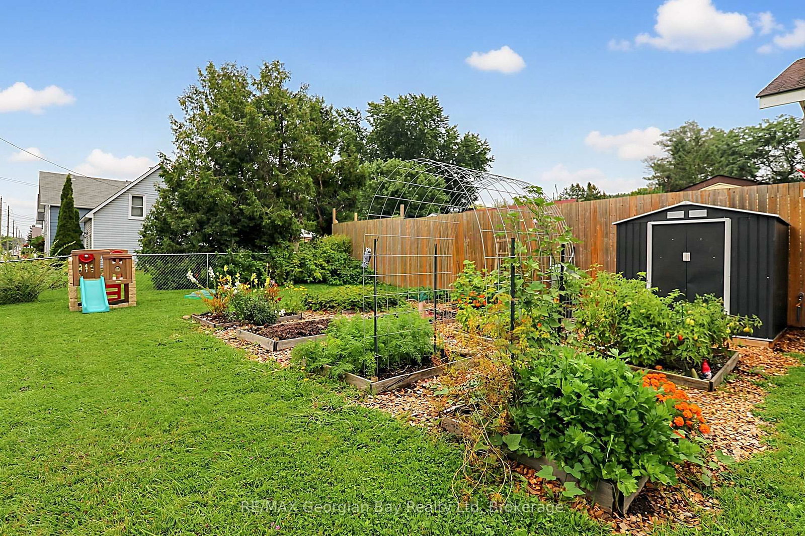 154 ROBERT Street W • Penetanguishene, ON photo 35