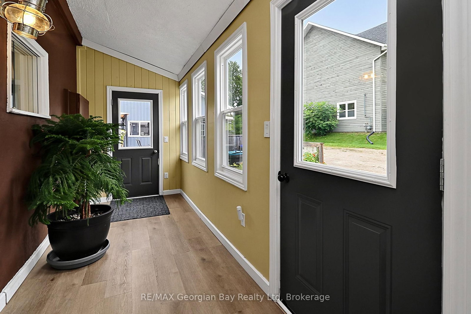 154 ROBERT Street W • Penetanguishene, ON photo 5