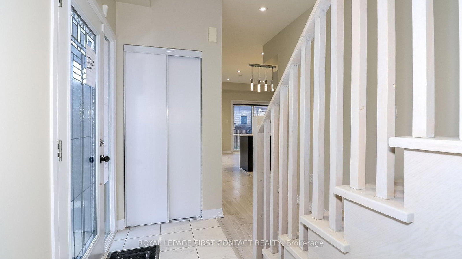 92 Fairlane Avenue • Barrie, ON photo 13
