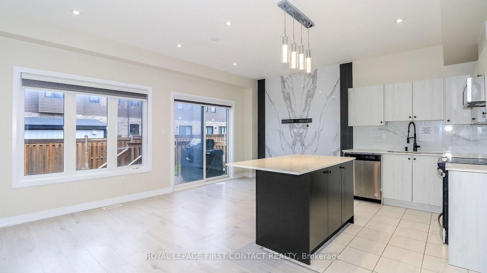 92 Fairlane Avenue • Barrie, ON photo 14