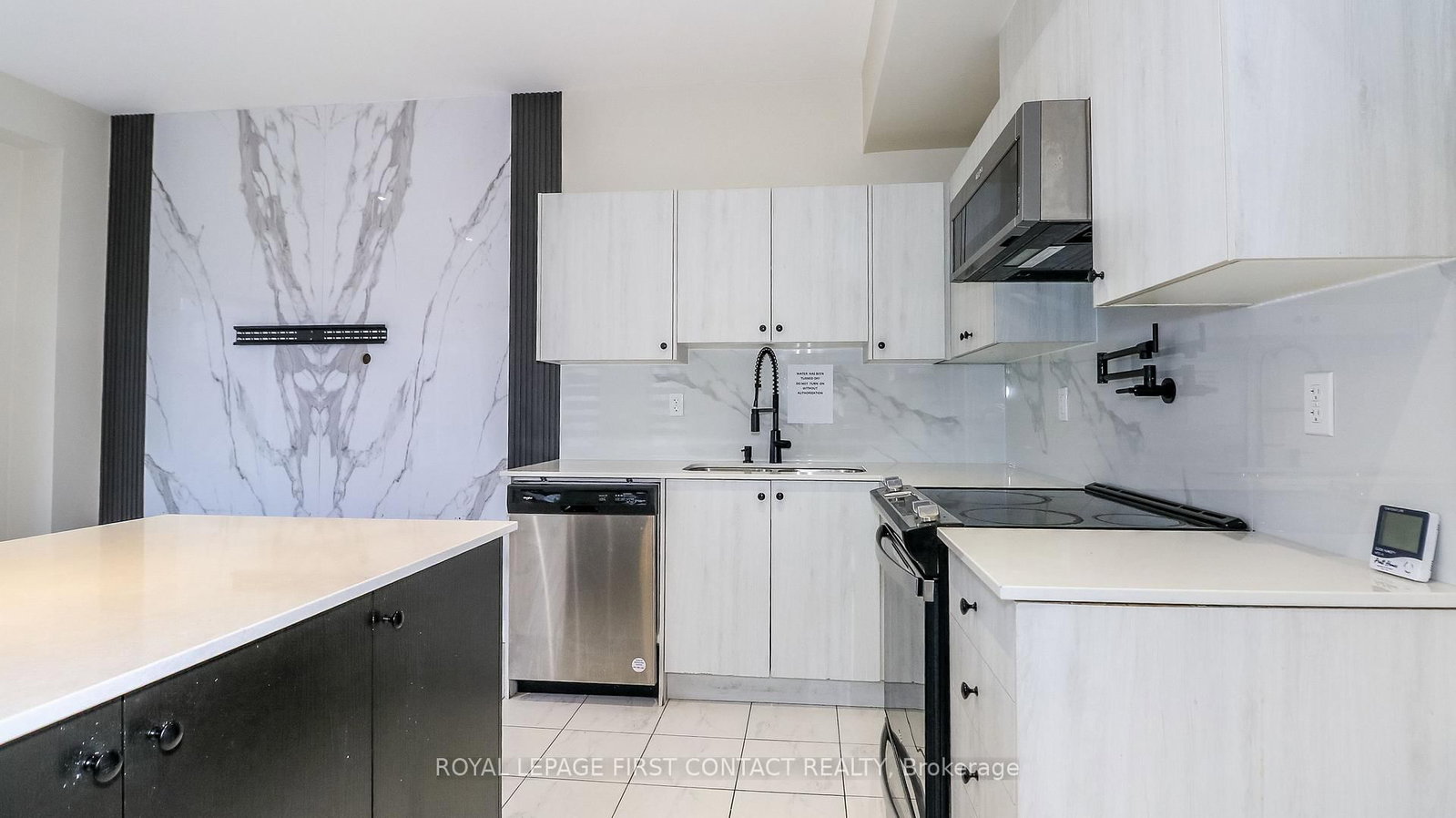 92 Fairlane Avenue • Barrie, ON photo 18