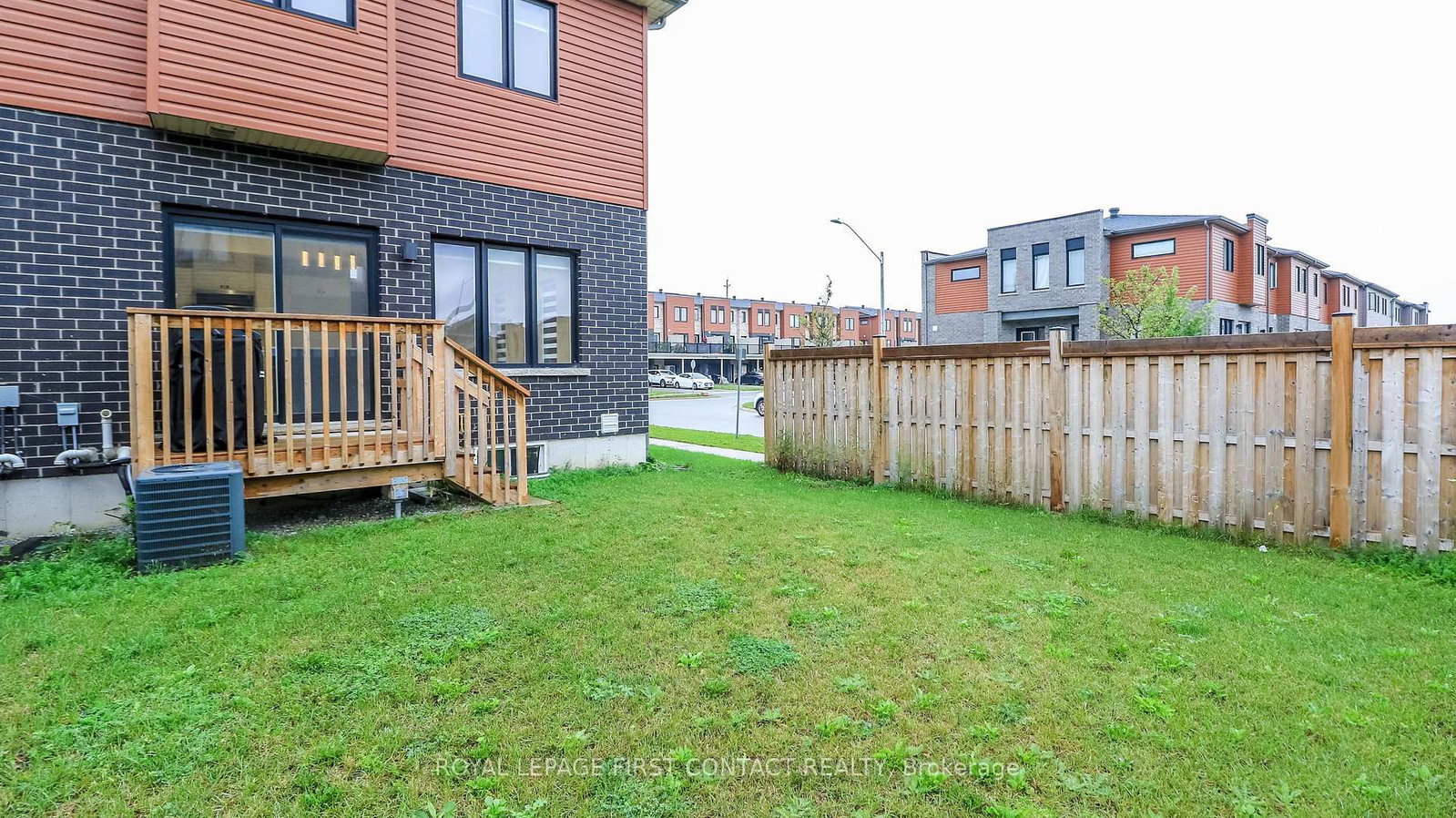 92 Fairlane Avenue • Barrie, ON photo 9