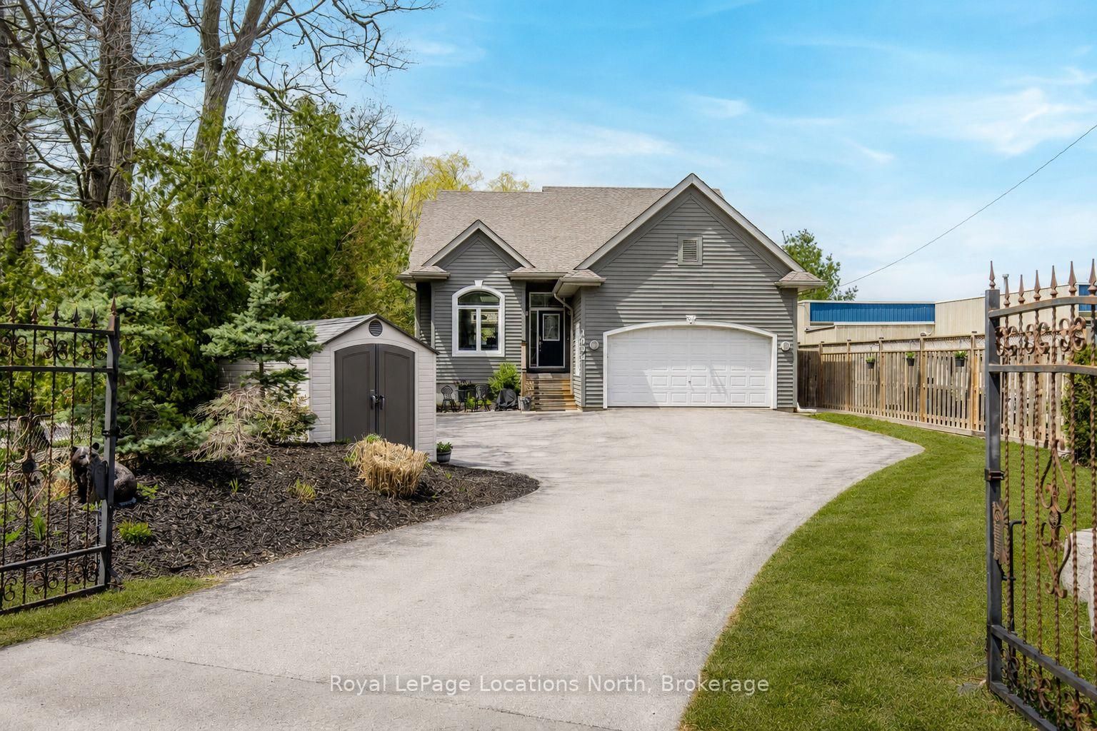 1094 RIVER Road W • Wasaga Beach, ON photo 1