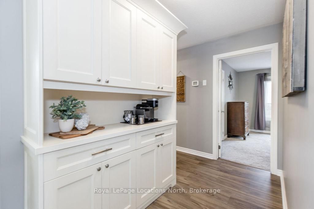 1094 RIVER Road W • Wasaga Beach, ON photo 15