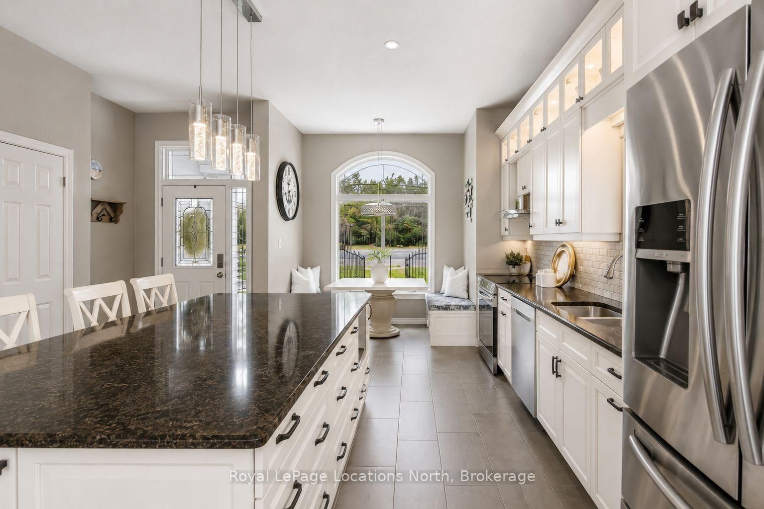 1094 RIVER Road W • Wasaga Beach, ON photo 8