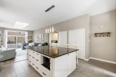 1094 RIVER Road W • Wasaga Beach, ON photo 9