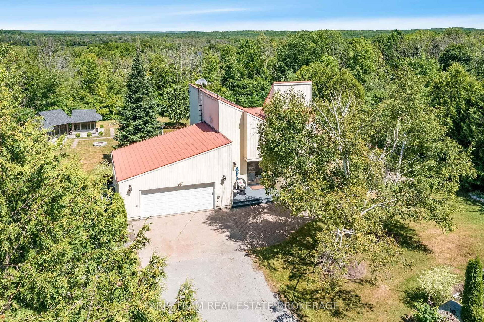 249 Medonte Sideroad 2 • Oro-Medonte, ON photo 1