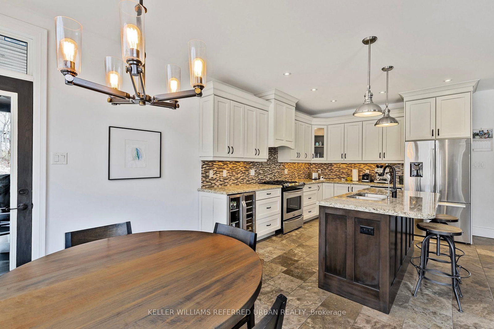 25 Heron Boulevard • Springwater, ON photo 16