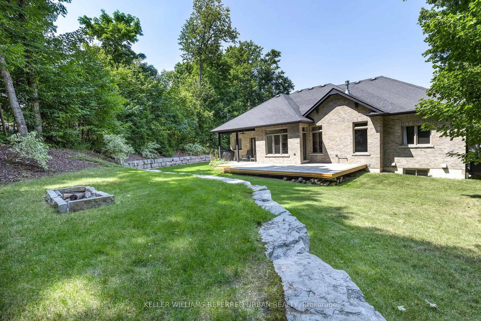25 Heron Boulevard • Springwater, ON photo 46