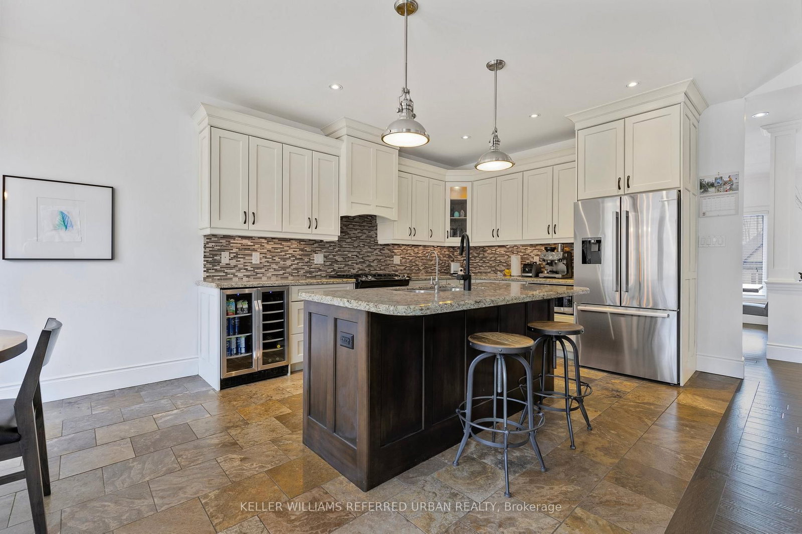 25 Heron Boulevard • Springwater, ON photo 9