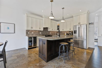 25 Heron Boulevard • Springwater, ON photo 9