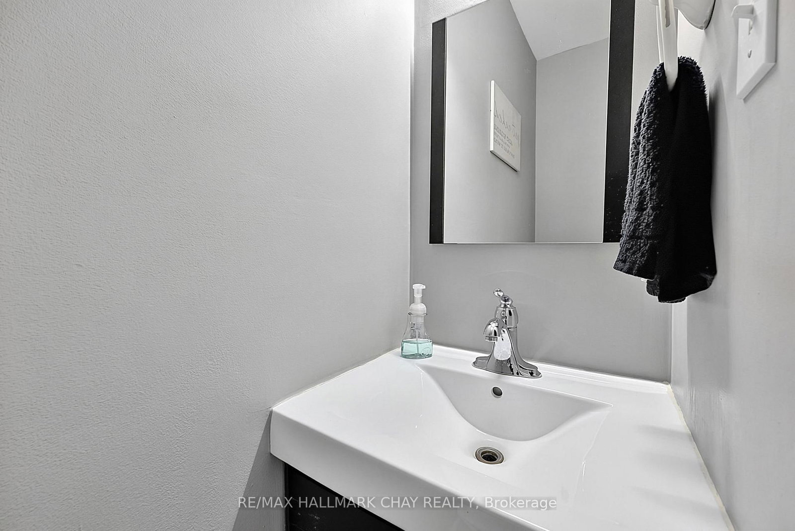 133 Daphne Crescent • Barrie, ON photo 11
