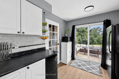 133 Daphne Crescent • Barrie, ON photo 6