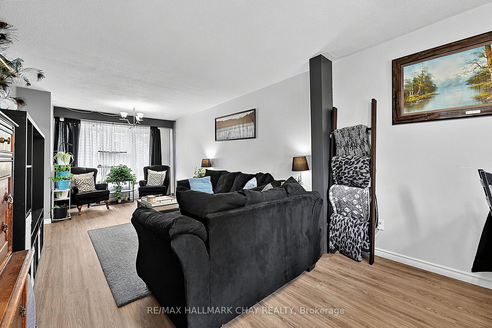 133 Daphne Crescent • Barrie, ON photo 8